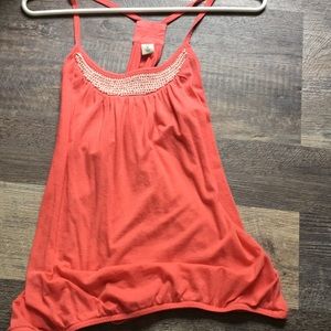 Pink tank top with beaded collar line